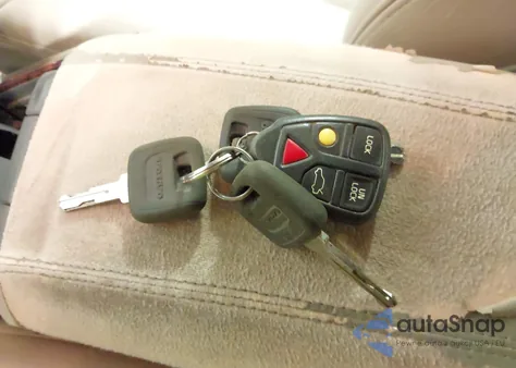 2001 Volvo S80 2.9 z USA, uszkodzony, nr VIN YV1TS94D311211093